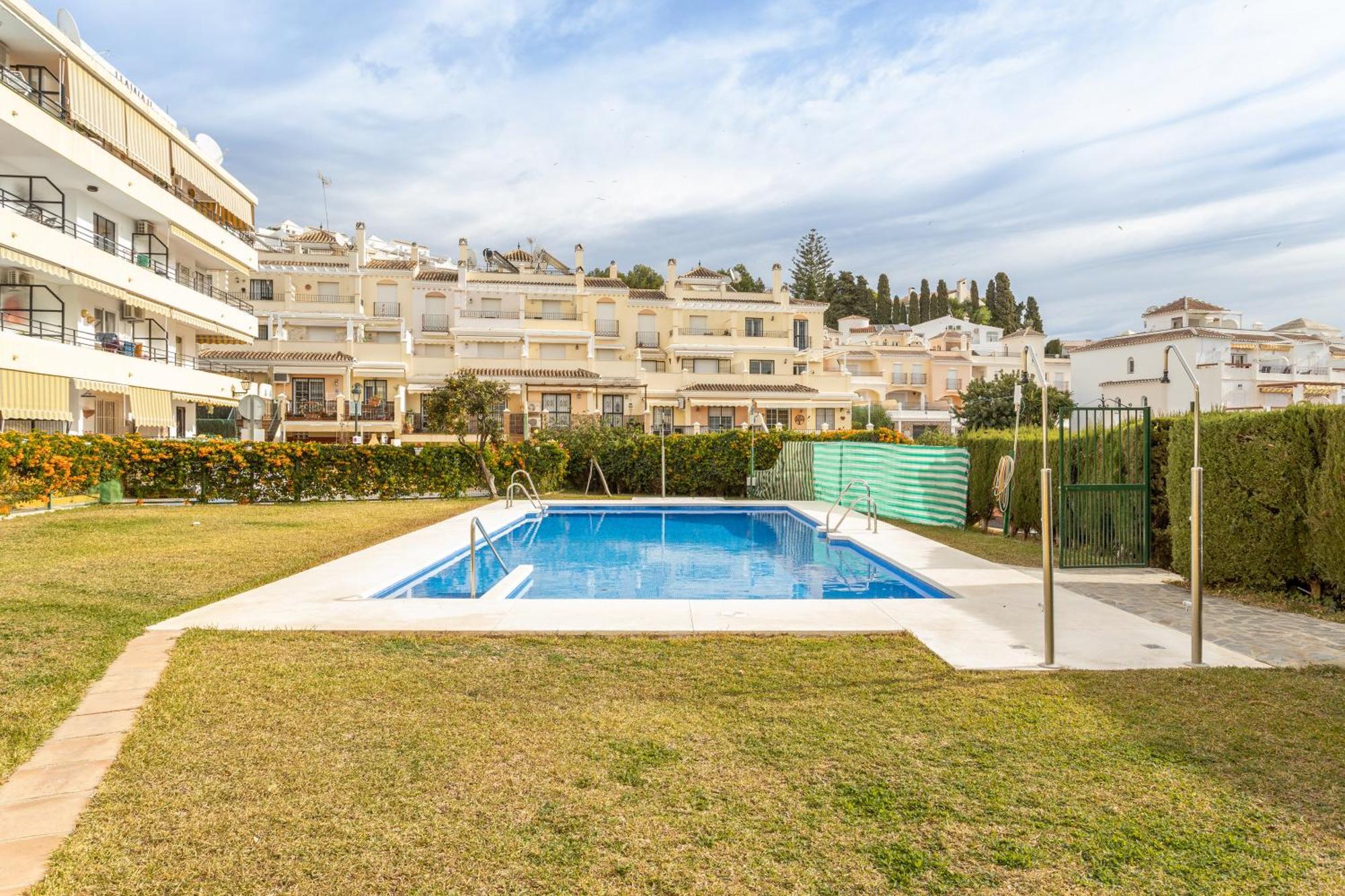 Bright And Spacious 2 Bed Apt Nerja Buitenkant foto