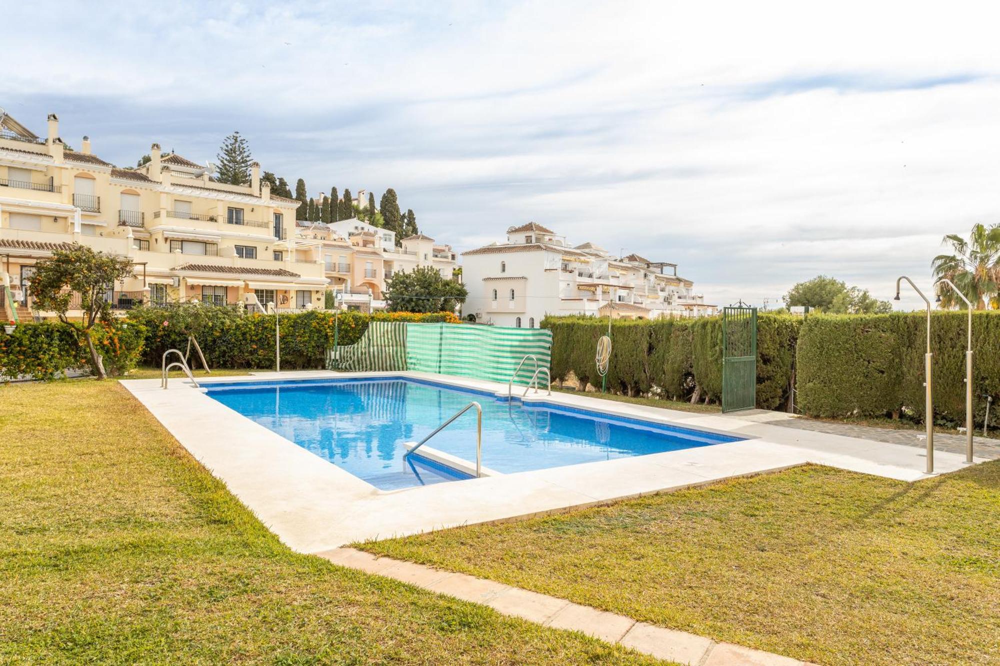 Bright And Spacious 2 Bed Apt Nerja Buitenkant foto