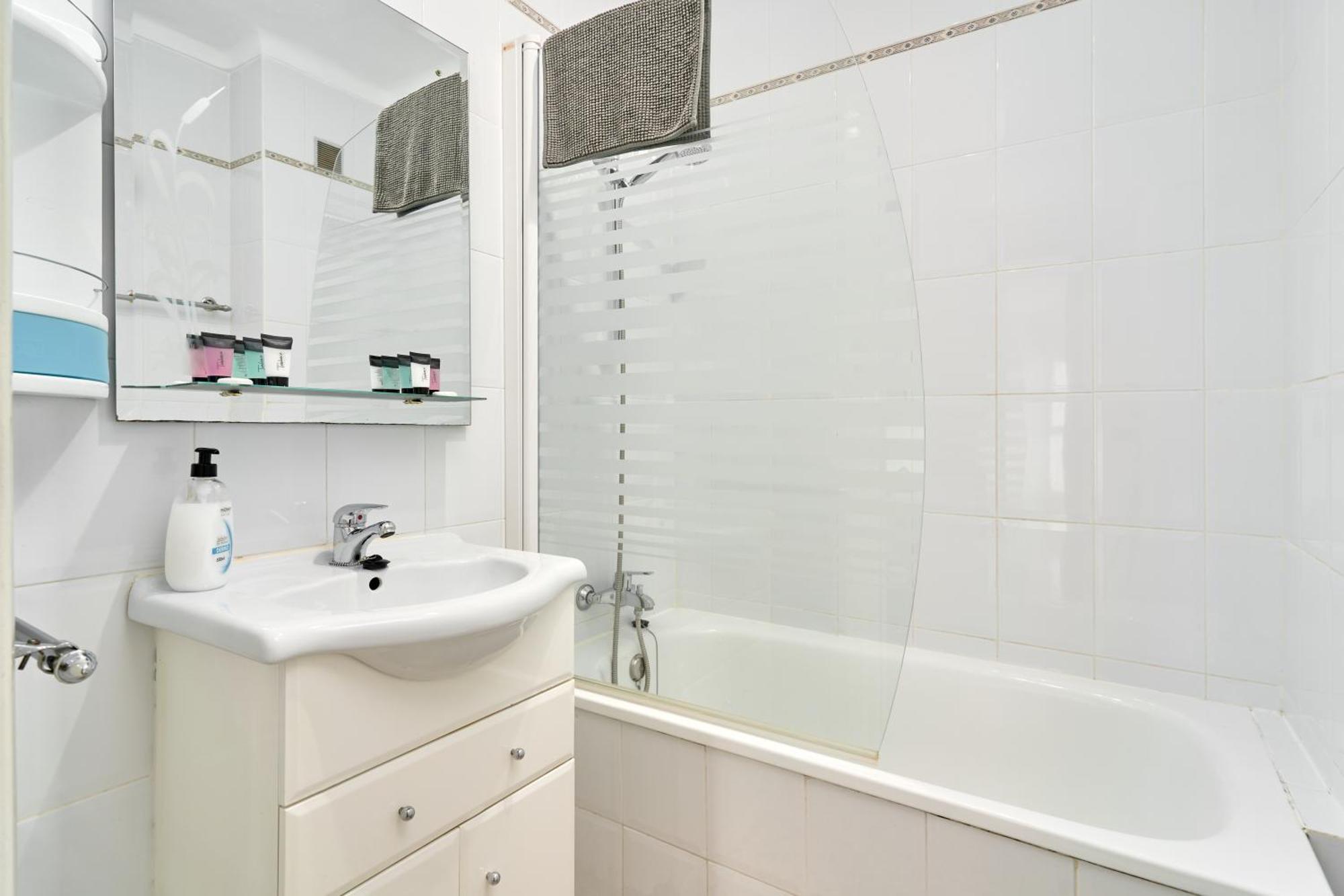 Bright And Spacious 2 Bed Apt Nerja Buitenkant foto