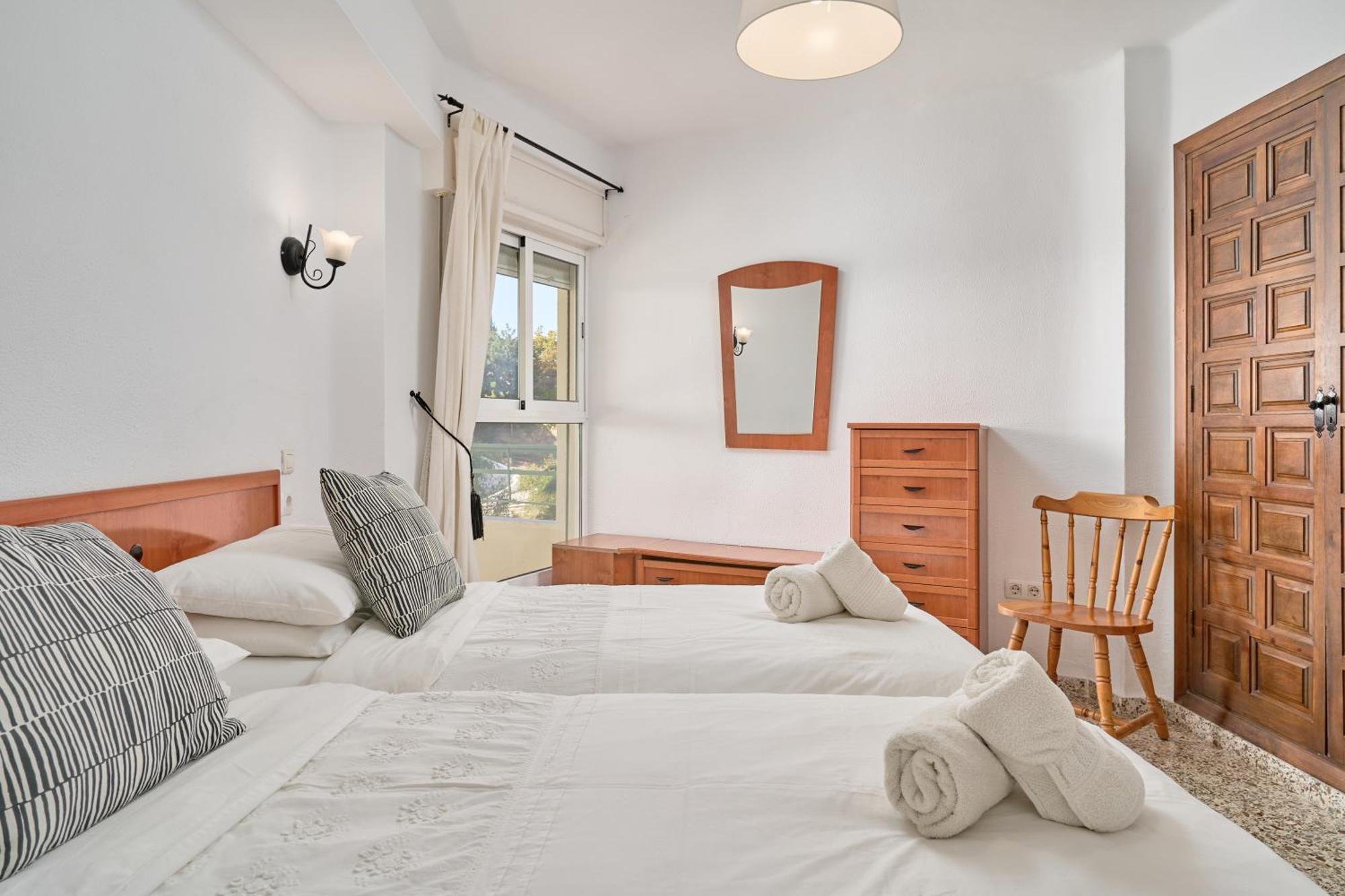 Bright And Spacious 2 Bed Apt Nerja Buitenkant foto