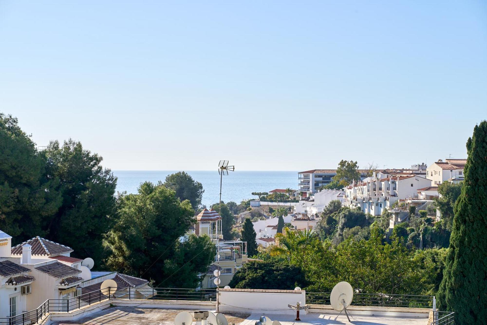 Bright And Spacious 2 Bed Apt Nerja Buitenkant foto
